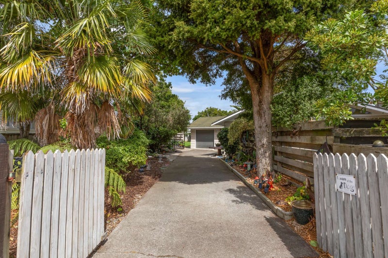 16 Antrim Place, Hokowhitu, Palmerston North - Carousel 2
