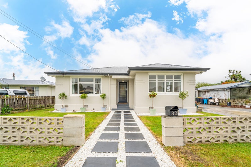32 Hislop Street, Geraldine - Carousel 1
