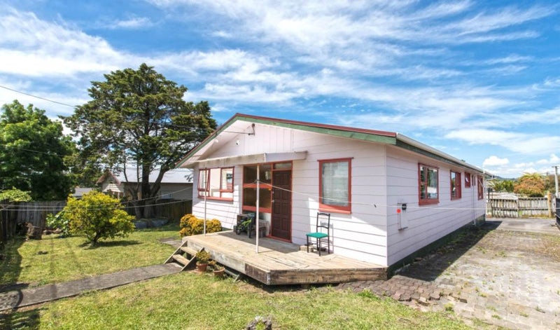46 Rimu Street, New Lynn, Auckland - Carousel 2