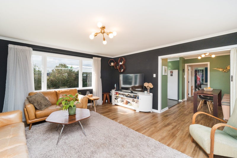 5 Woburn Place, Takaro, Palmerston North - Carousel 2
