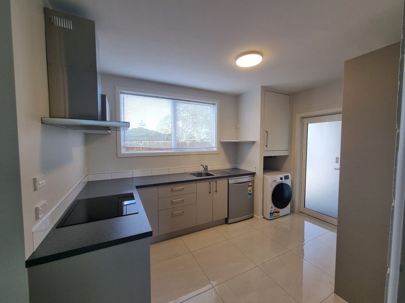 2/3 Holly Road, Merivale, Christchurch - Carousel 2