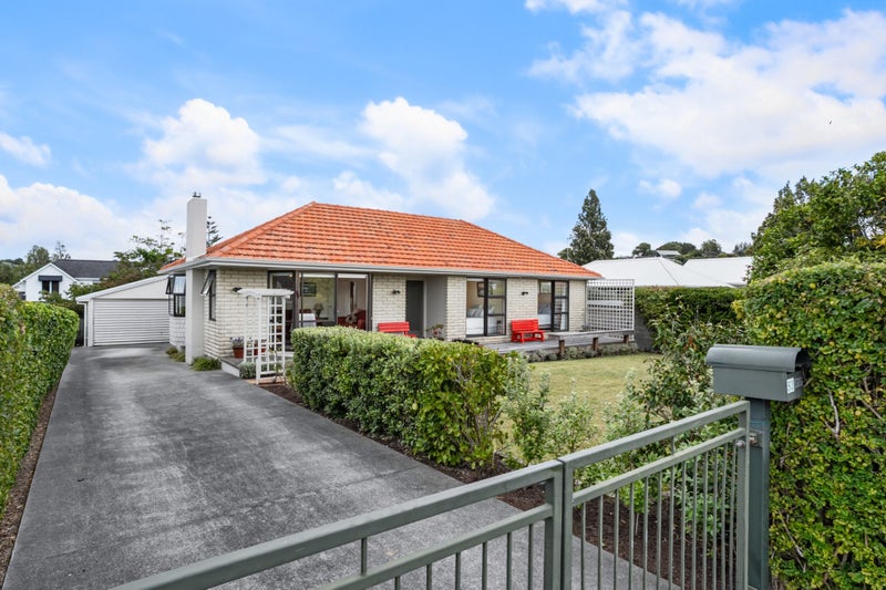 53 Beach Road, Mellons Bay, Auckland - Carousel 1