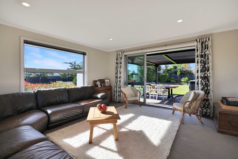3 Ludlow Drive, Huntingdon, Ashburton - Carousel 2