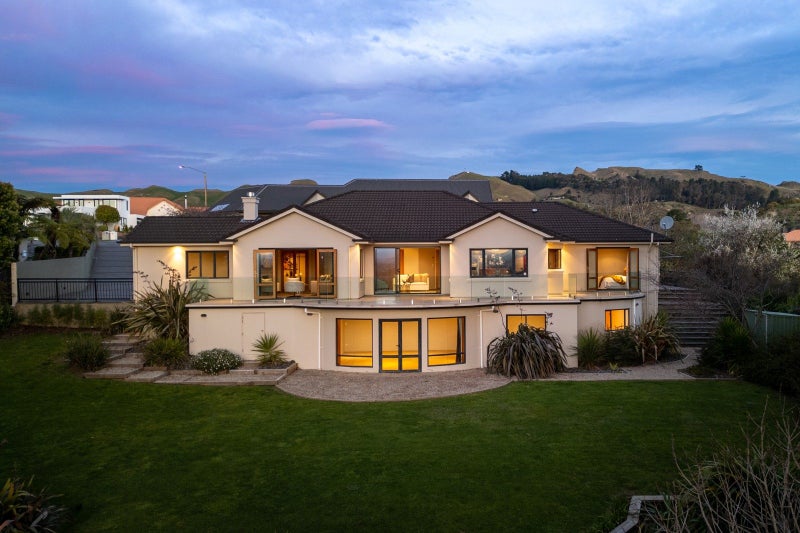 6 Hikanui Place, Havelock North, Havelock North - Carousel 1