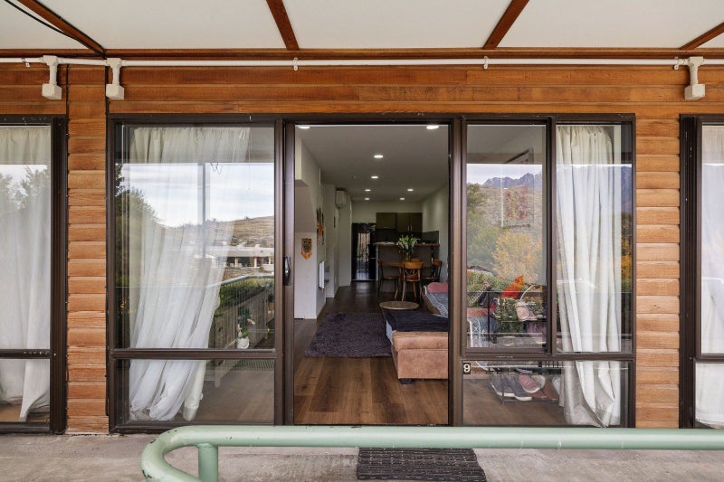 9/43 GOLDRIDGE WAY, FRANKTON RD, QUEENSTOWN - Carousel 1