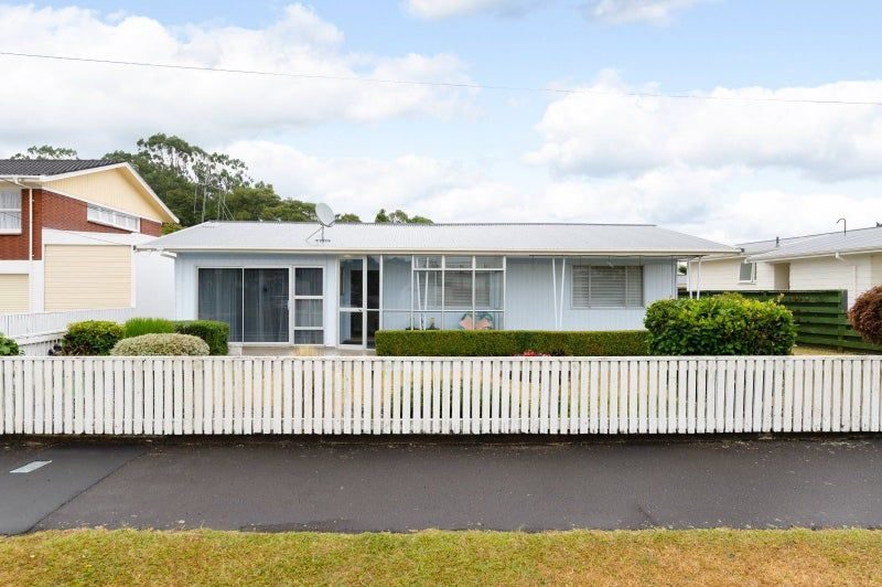 44 MacDonald Road, Glenview, Hamilton, Waikato - Carousel 1