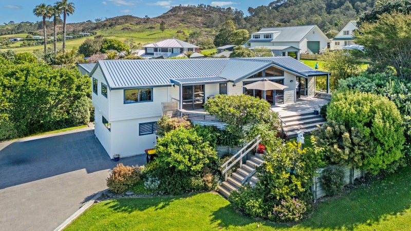 2 Emmerdale Drive, Hahei, Whitianga - Carousel 1