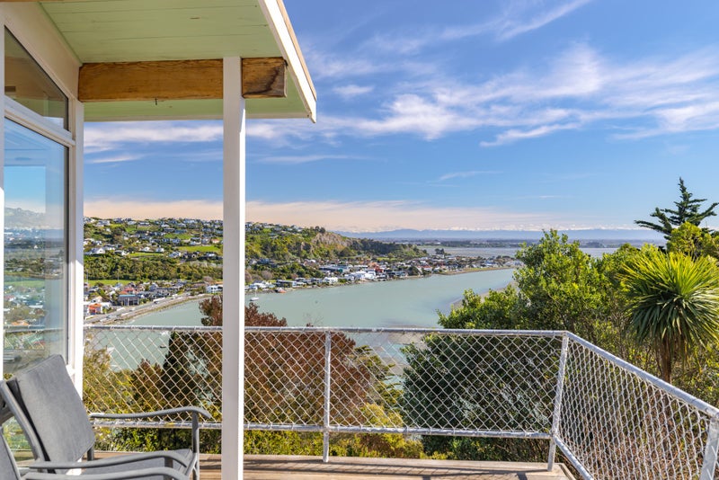 48 Kinsey Terrace, Clifton, Christchurch - Carousel 1