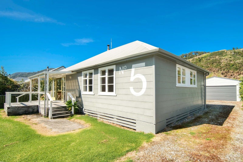 5 Main Road, Ngakawau, Hector - Carousel 11