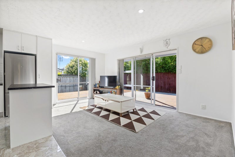 1/63 Kenderdine Road, Papatoetoe, Manukau City, Auckland - Carousel 2