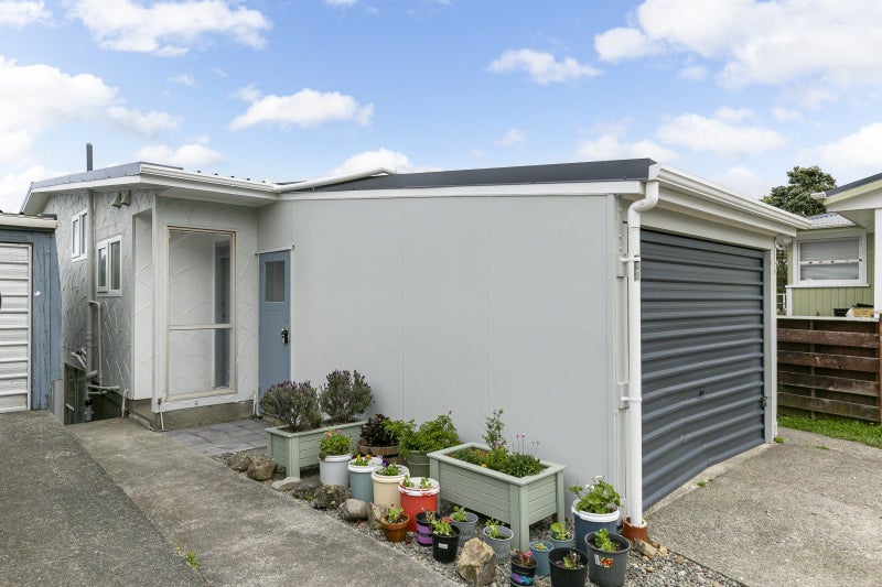16A Lenox Grove, Johnsonville, Wellington - Carousel 2
