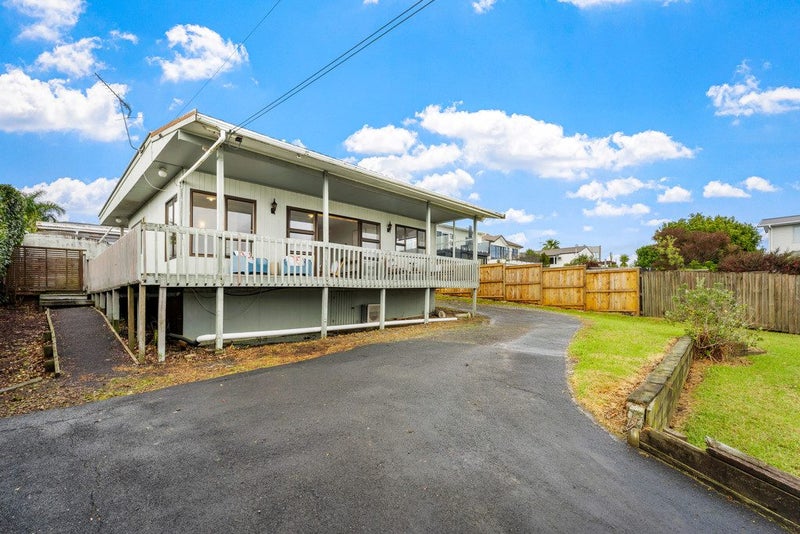 19 Tindalls Bay Road, Tindalls Beach, Whangaparaoa - Carousel 1