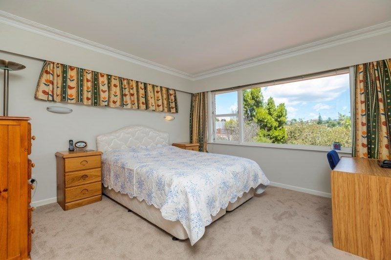 13 Hibiscus Place, Hillsborough, Auckland - Carousel 7