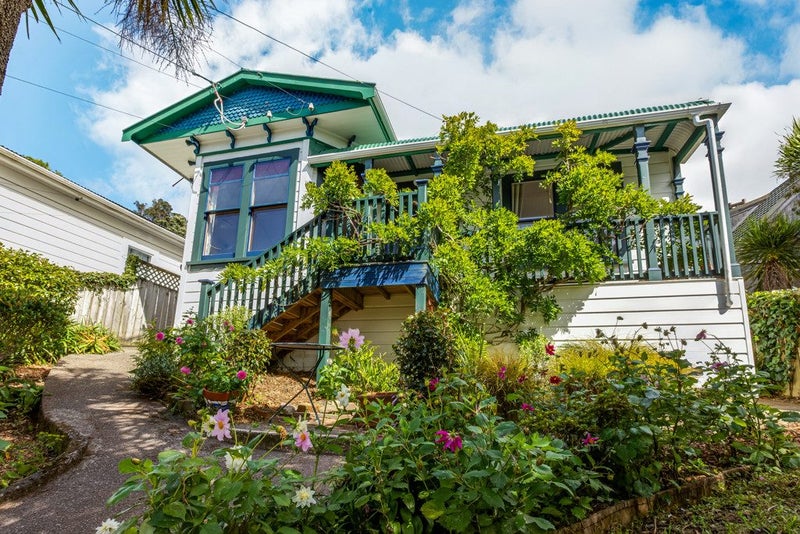 162 Ohiro Road, Brooklyn, Wellington - Carousel 1