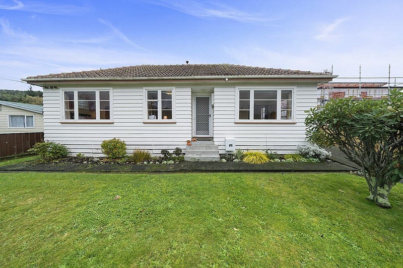 24 Stanley Street, Wainuiomata, Lower Hutt - Carousel 1