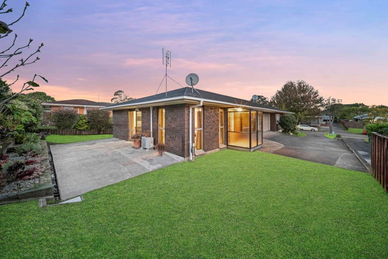 6B Ballater Place, Highland Park, Auckland - Carousel 1