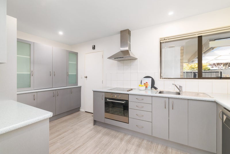 2/10 Guise Lane, Hillmorton, Christchurch - Carousel 2
