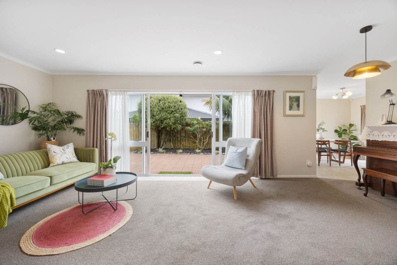 2/26 Headcorn Place, Botany Downs, Auckland - Carousel 2