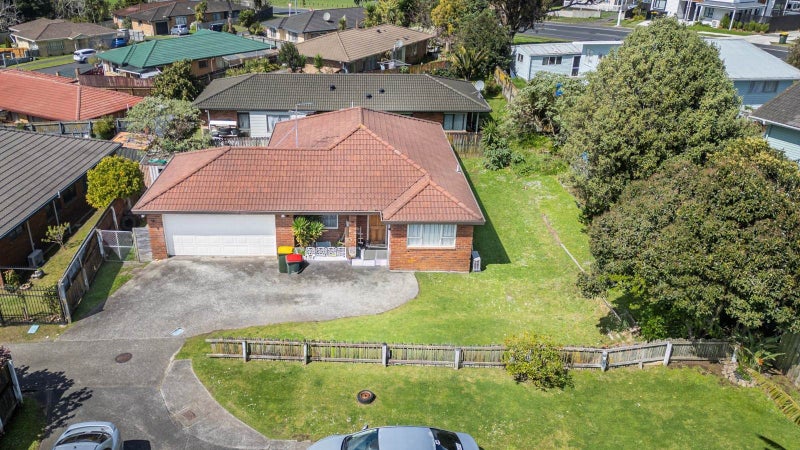 57 Castlefinn Drive, Weymouth, Auckland - Carousel 2