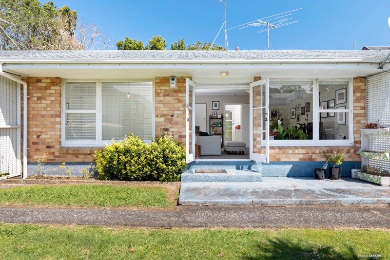 1/0 Wapiti Avenue, Epsom, Auckland - Carousel 1