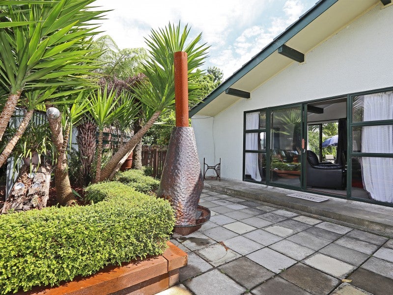 7 Lorne Place, Flaxmere, Hastings - Carousel 1