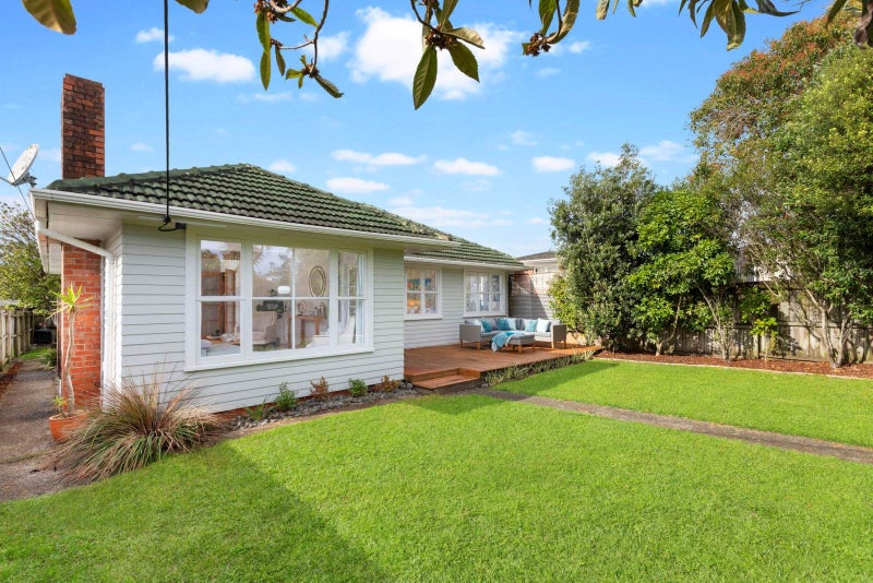 785 Te Atatu Road, Te Atatu Peninsula, Auckland - Carousel 1