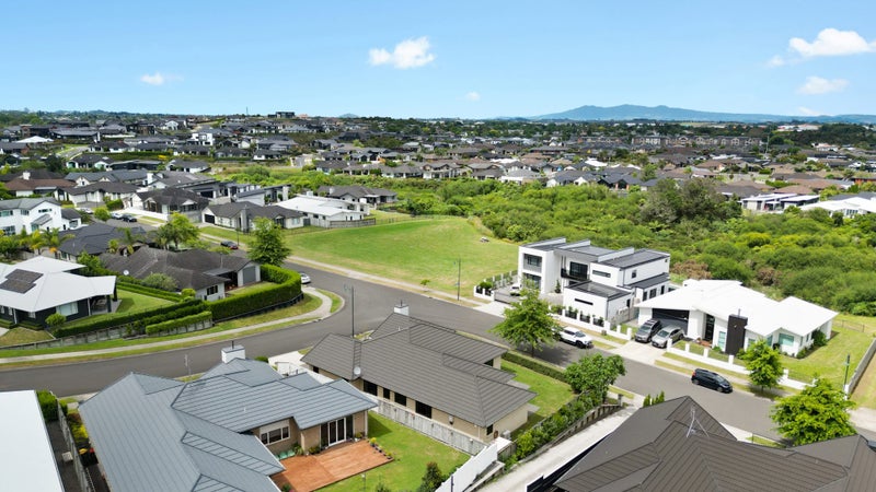 1 Helenslee Court, Flagstaff, Hamilton - Carousel 29