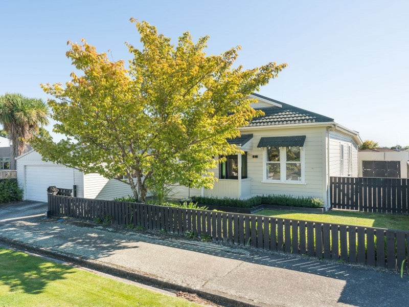15 Douglas Street, West End, Palmerston North - Carousel 1