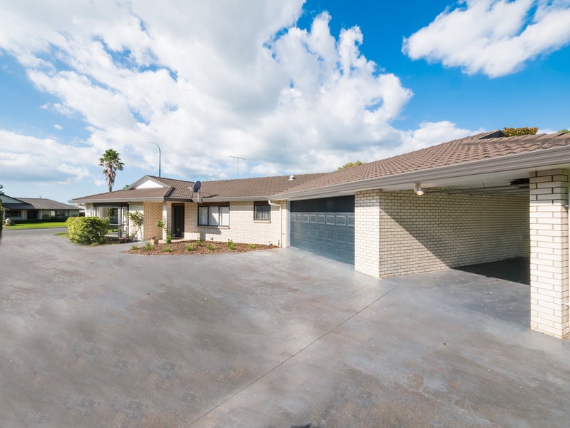 32 Longford Park Drive, Takanini, Auckland - Carousel 2