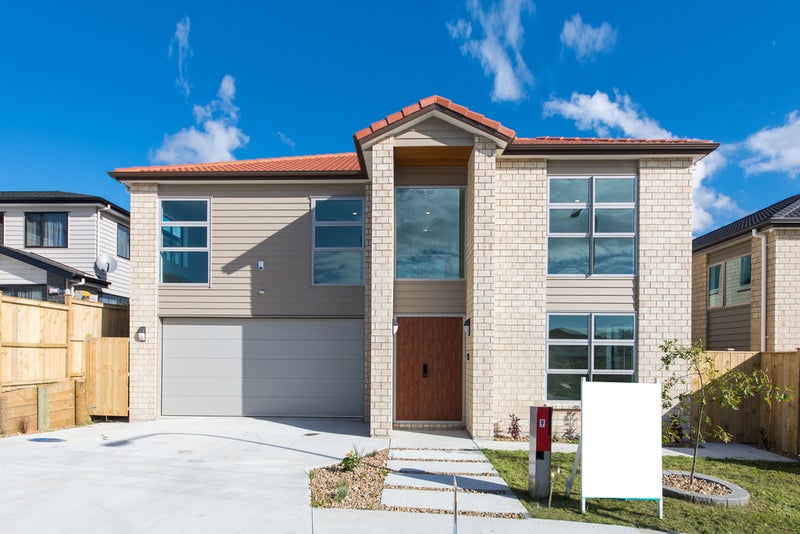 9 Tinaku Road, Flat Bush, Auckland - Carousel 1