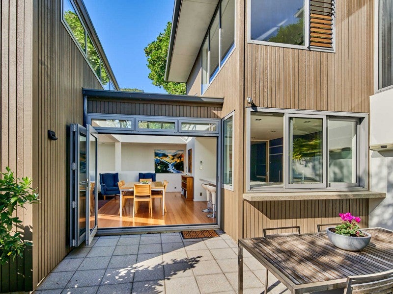 11A Pitoitoi Road, Days Bay, Lower Hutt - Carousel 2