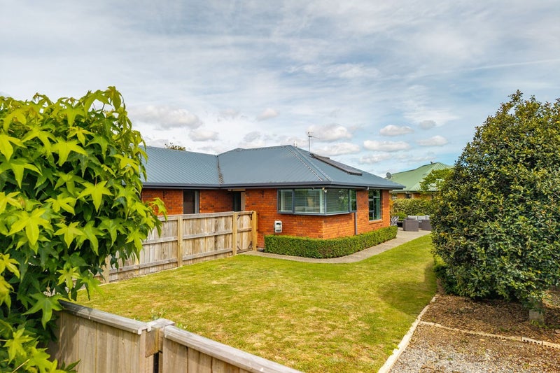 53 Starveall Street, Brightwater - Carousel 2