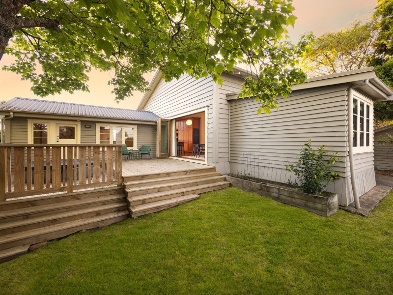 31 Forest Lake Road, Forest Lake, Hamilton - Carousel 2