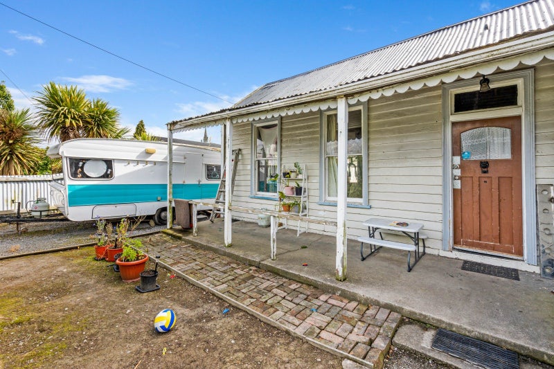 8 High Street, Milton - Carousel 2