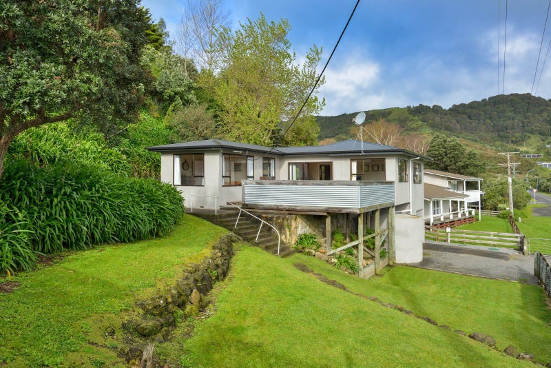 3 Ratau Street, MAHIA, NUHAKA - Carousel 1