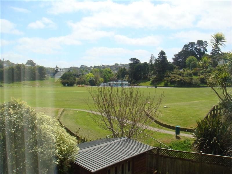 2/25 Glencoe Road, Browns Bay, Auckland - Carousel 19