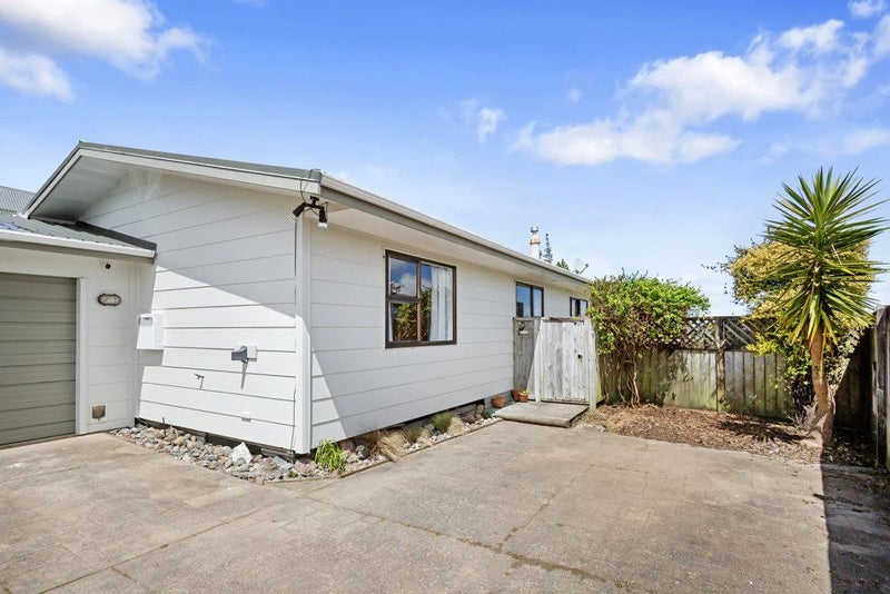 2/13 MCMANAWAY GR, STOKES VALLEY, LOWER HUTT - Carousel 23