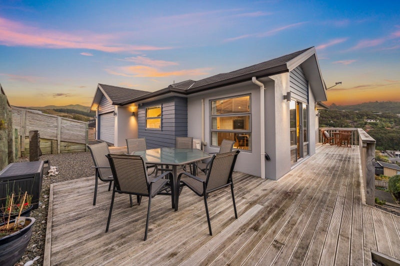 6 Bluejacket Place, Whitby, Porirua, Wellington - Carousel 1