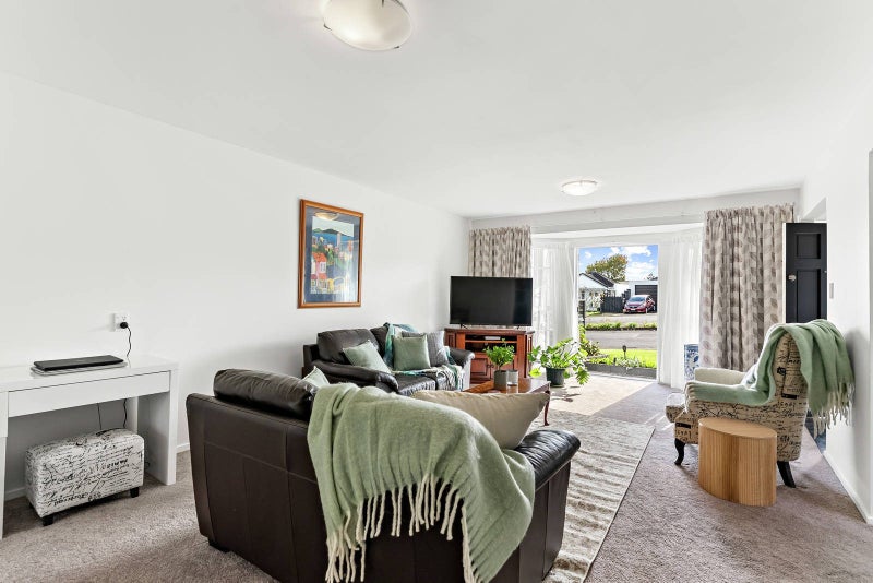 9 McAlister Place, Mount Roskill, Auckland City, Auckland - Carousel 2