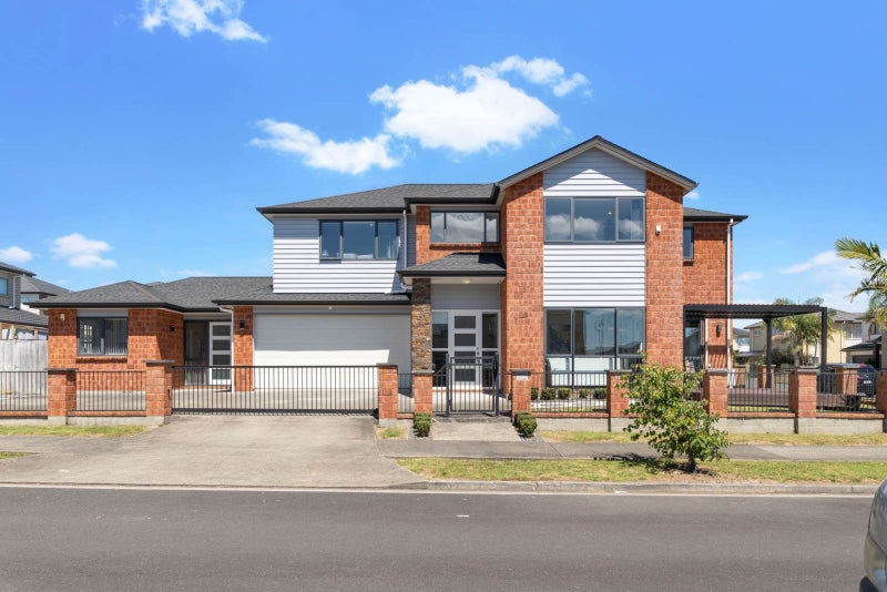 42 Charlestown Drive, Flat Bush, Auckland - Carousel 1