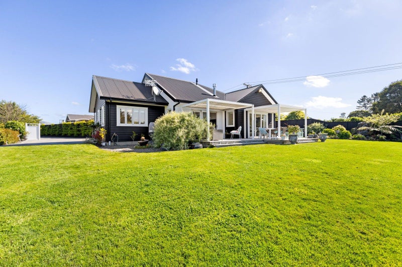 51 Coutts Way, Fitzherbert, Palmerston North, Manawatu / Whanganui - Carousel 2