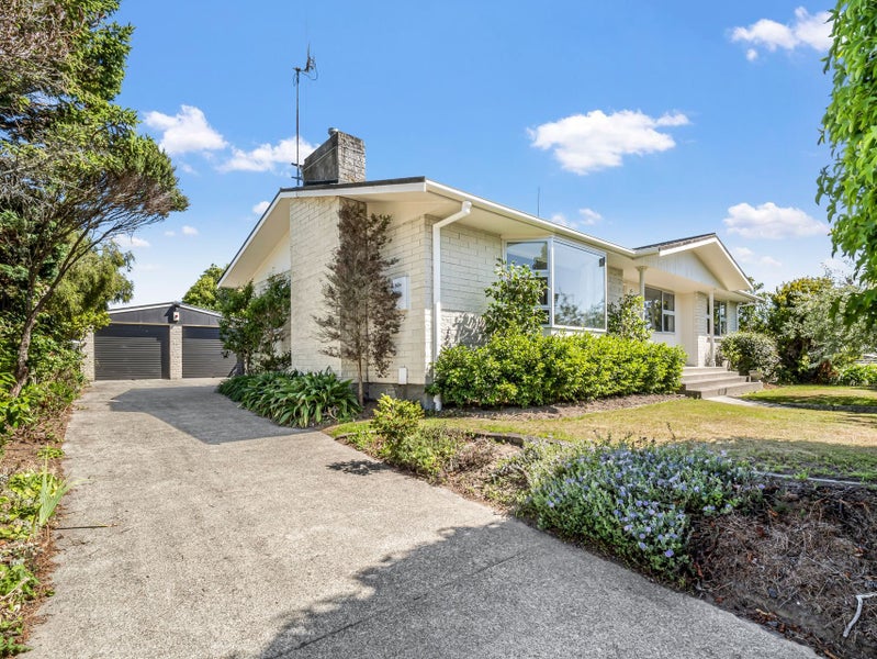 8 Capri Place, Awapuni, Palmerston North - Carousel 1