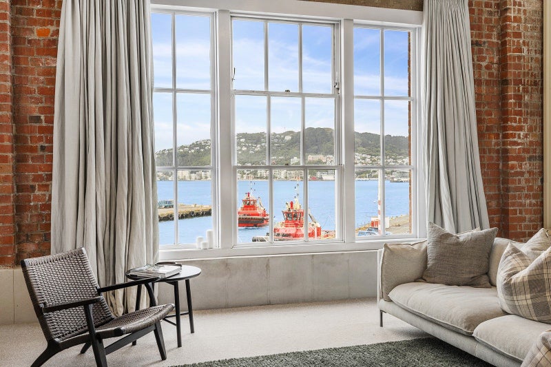 3.05/28 Waterloo Quay, Pipitea, Wellington - Carousel 1