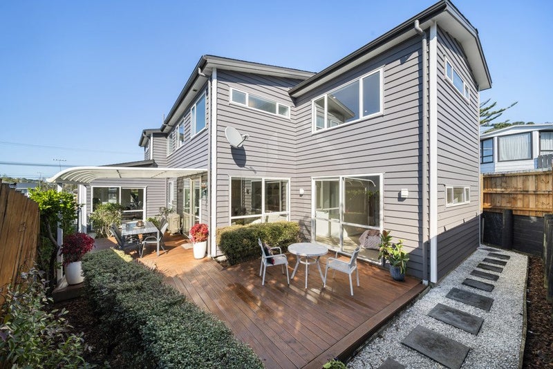 5 Lyttelton Avenue, Forrest Hill, Auckland - Carousel 1