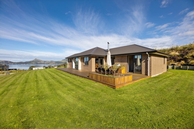 18 Kens Lane, Sawyers Bay, Port Chalmers - Carousel 1