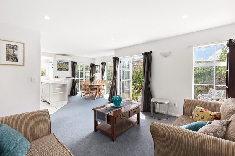 26A Hobart Street, Miramar, Wellington - Carousel 2