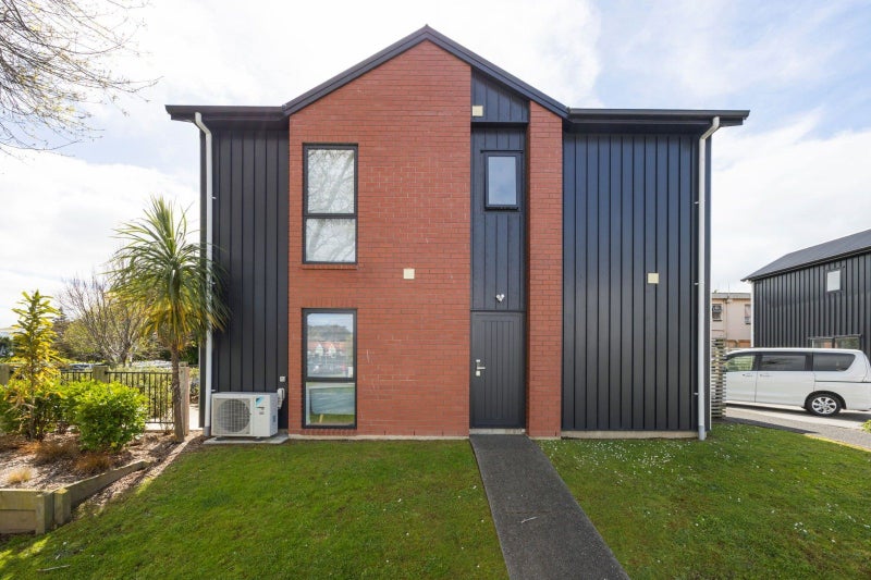 3/13 Palmerston Street, Hamilton Central, Hamilton - Carousel 3