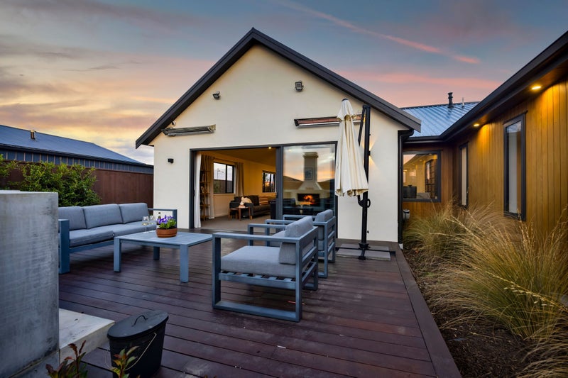 25 County Drive, Hawera, Hawera - Carousel 50