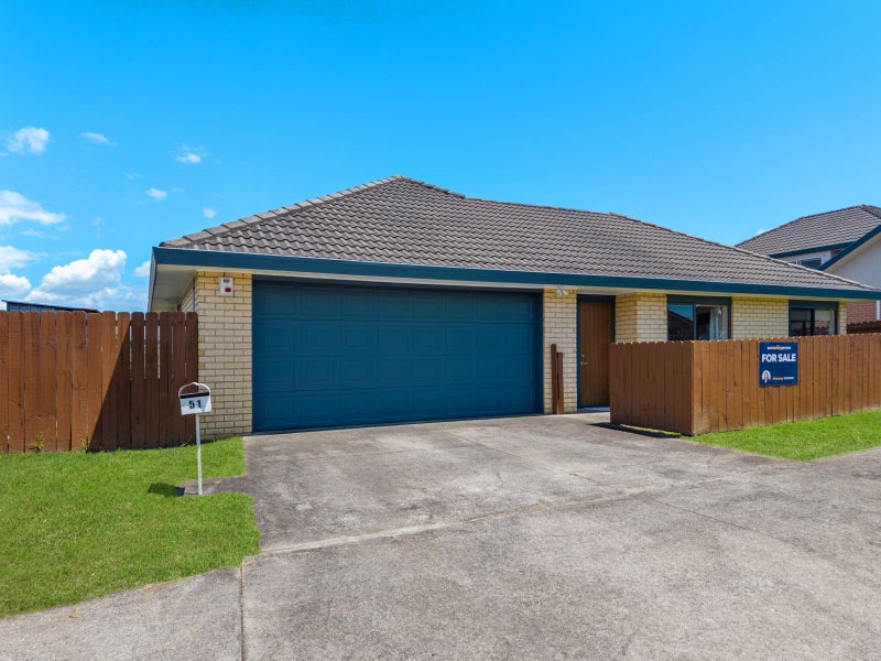 51 De Quincey Terrace, Highland Park, Auckland - Carousel 1