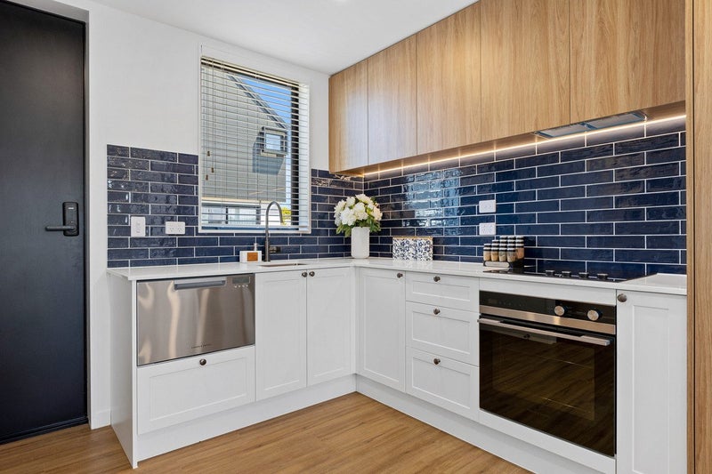 5/196 Hills Road, Edgeware, Christchurch - Carousel 1
